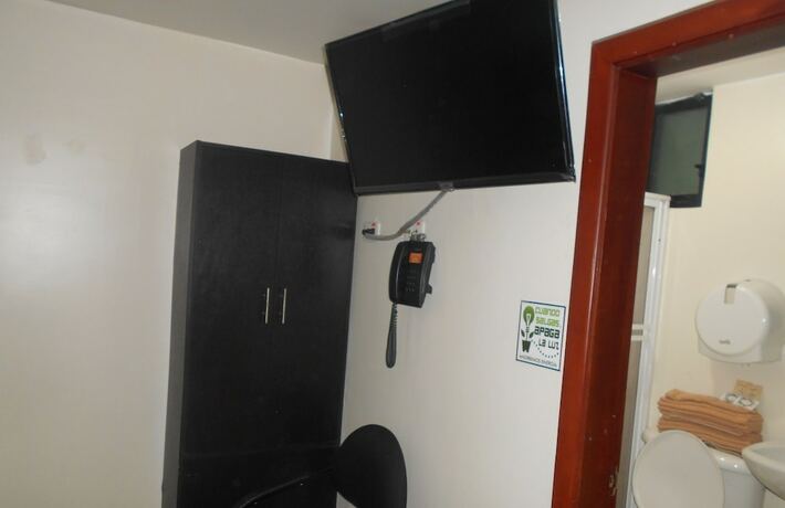 Imagen de la habitación del Hotel HOSTAL CRIDMY. Foto 16