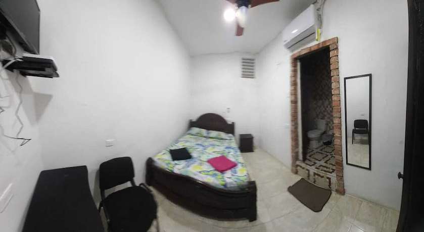 Imagen de la habitación del Hotel HOSTAL EL BALCONCITO. Foto 7