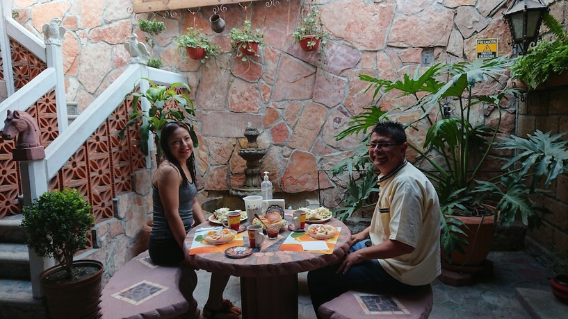 Imagen del bar/restaurante del Hotel HOSTAL EL REFUGIO. Foto 4