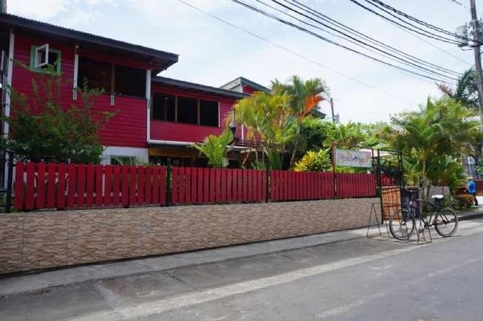 Imagen general del Hotel HOSTAL HANSI BOCAS TOWN. Foto 3