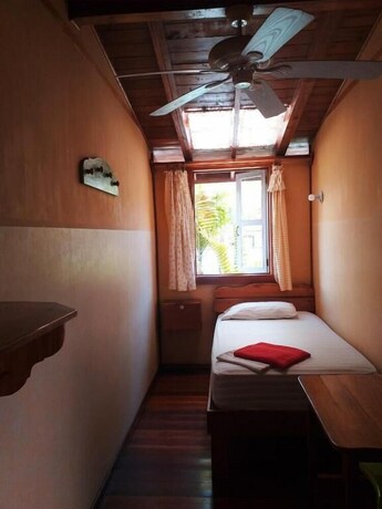 Imagen general del Hotel HOSTAL HANSI BOCAS TOWN. Foto 5