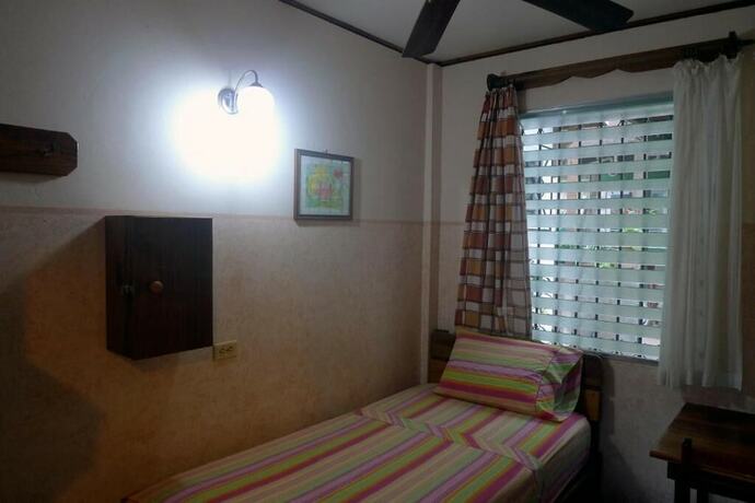 Imagen general del Hotel HOSTAL HANSI BOCAS TOWN. Foto 6