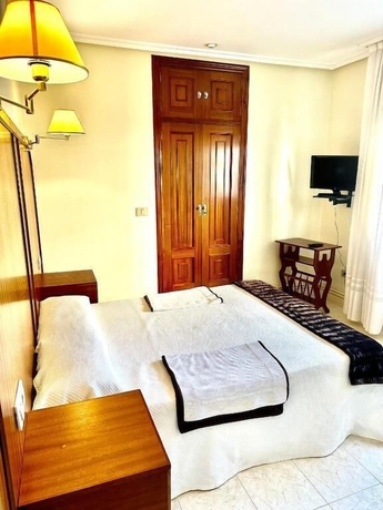 Imagen de la habitación del Hotel HOSTAL LA CUBANA. Foto 2