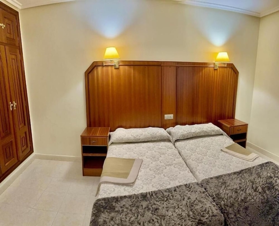 Imagen de la habitación del Hotel HOSTAL LA CUBANA. Foto 6