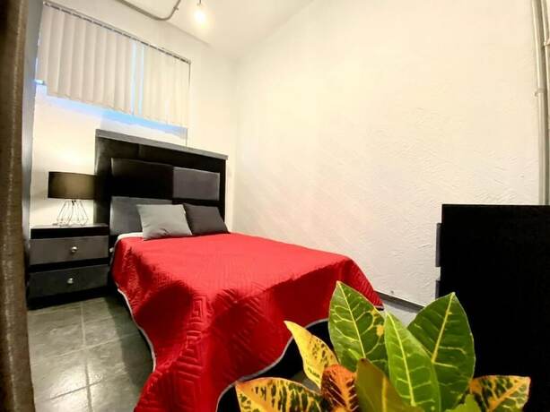 Imagen de la habitación del Hotel HOSTAL REFORMA. Foto 17