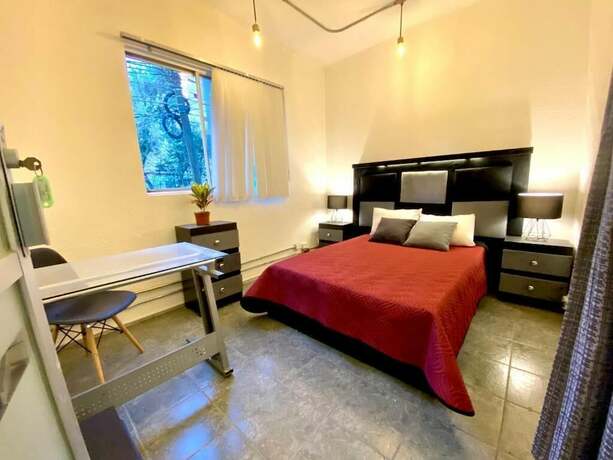 Imagen general del Hotel HOSTAL REFORMA. Foto 11