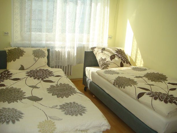 Imagen de la habitación del Hotel HOSTEL OMEGA. Foto 7