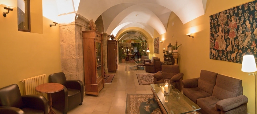 Imagen de los interiores del Hotel HOSTERIA DE SAN MILLAN. Foto 18