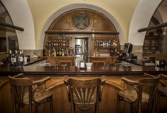 Imagen del bar/restaurante del Hotel HOSTERIA DE SAN MILLAN. Foto 5