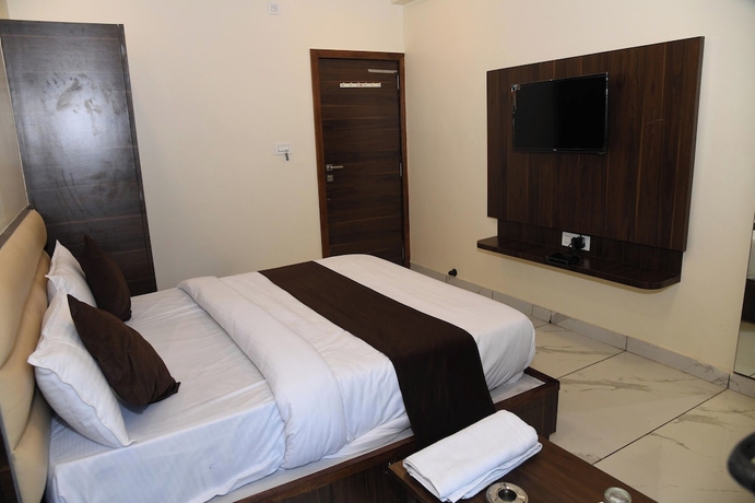 Imagen de la habitación del Hotel HOTEL ABU INN. Foto 9