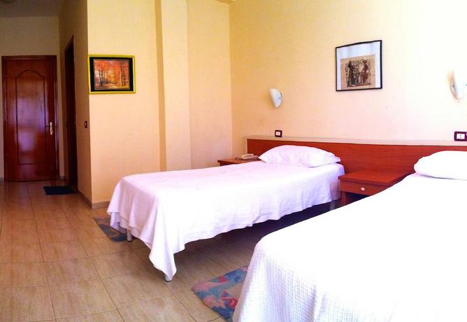 Imagen general del Hotel HOTEL AKROPOLI. Foto 6