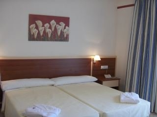 Imagen general del Hotel HOTEL ALFAZ BEACH. Foto 2