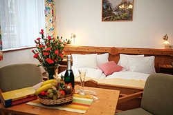 Imagen de la habitación del Hotel HOTEL ALPENHOF. Foto 3