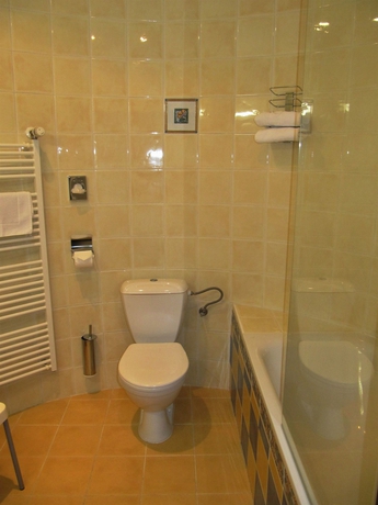 Imagen de la habitación del Hotel HOTEL AMADEUS. Foto 11