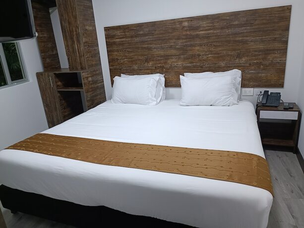 Imagen de la habitación del Hotel HOTEL AMERICAN VISA CORPORATE. Foto 18