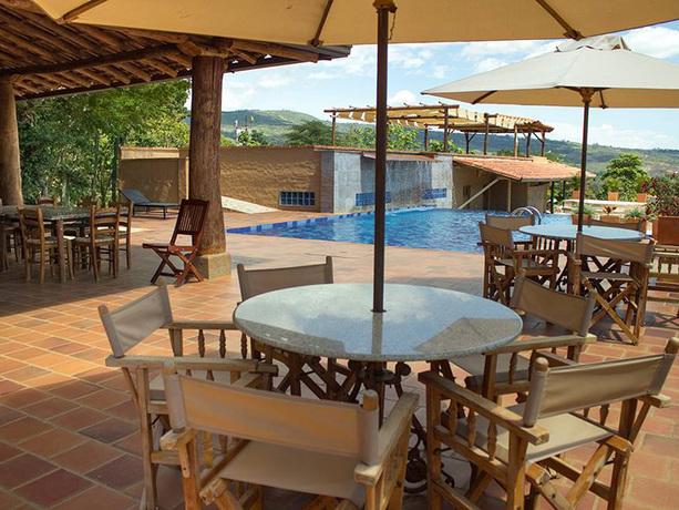 Imagen de la piscina del Hotel HOTEL AND SPA TERRA BARICHARA. Foto 10