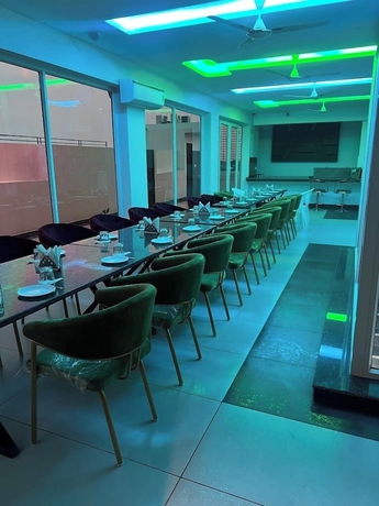 Imagen del bar/restaurante del Hotel HOTEL ARAB INN. Foto 3