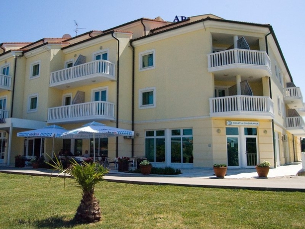 Imagen general del Hotel HOTEL ARCUS. Foto 3