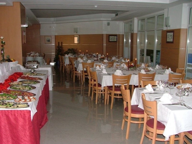 Imagen general del Hotel HOTEL ARCUS. Foto 10
