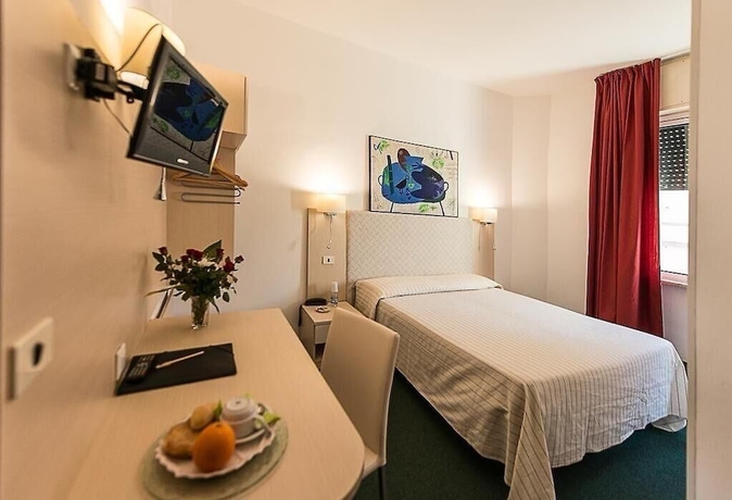 Imagen de la habitación del Hotel HOTEL ARISTON. Foto 7