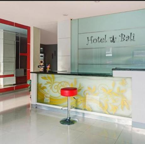 Imagen general del Hotel HOTEL BALI MAKASSAR. Foto 2