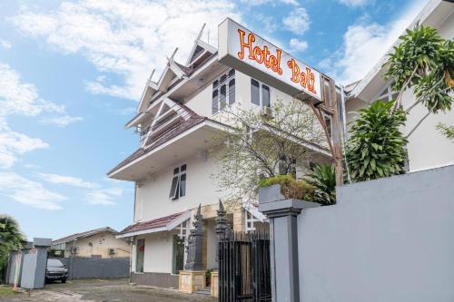 Imagen general del Hotel HOTEL BALI MAKASSAR. Foto 8