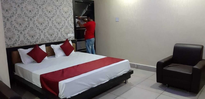Imagen de la habitación del Hotel HOTEL BHUBANESWAR PRIDE. Foto 8