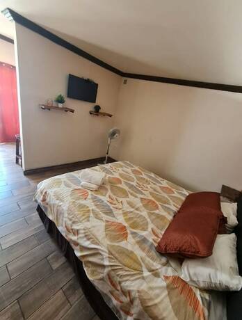 Imagen de la habitación del Hotel HOTEL CADILLAC. Foto 16