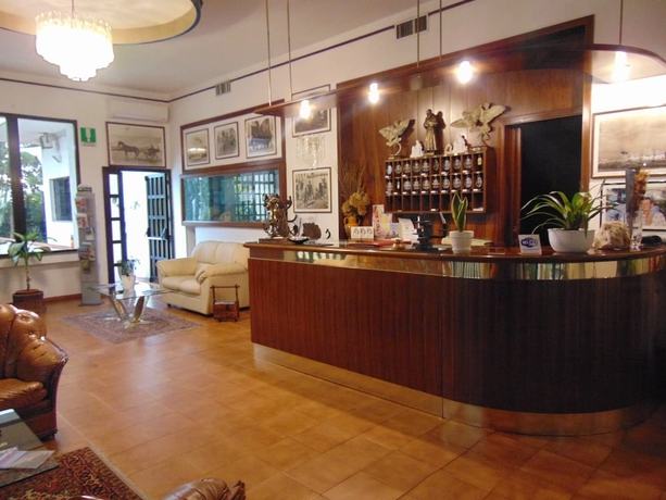 Imagen de los interiores del Hotel HOTEL CALLA. Foto 18