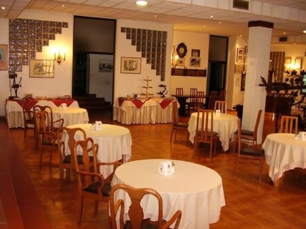 Imagen del bar/restaurante del Hotel HOTEL CALLA. Foto 2