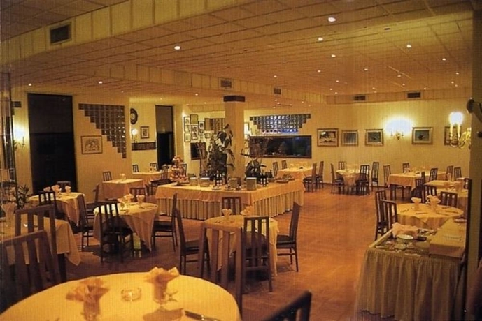 Imagen del bar/restaurante del Hotel HOTEL CALLA. Foto 3