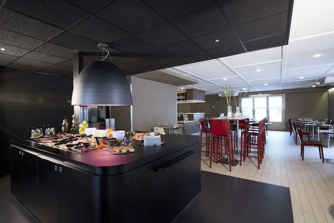 Imagen del bar/restaurante del Hotel HOTEL CAMPANILE BETHUNE - Fouquières Les Béthune. Foto 3