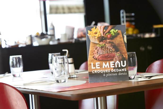 Imagen del bar/restaurante del Hotel HOTEL CAMPANILE DIJON SUD - Marsannay. Foto 4