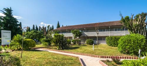 Imagen general del Hotel HOTEL CAMPANILE NIMES SUD - Caissargues. Foto 10