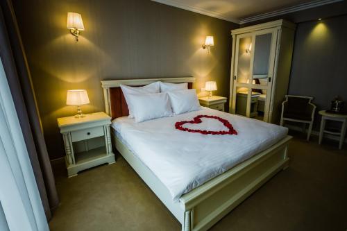 Imagen de la habitación del Hotel HOTEL CARPAT INN. Foto 4