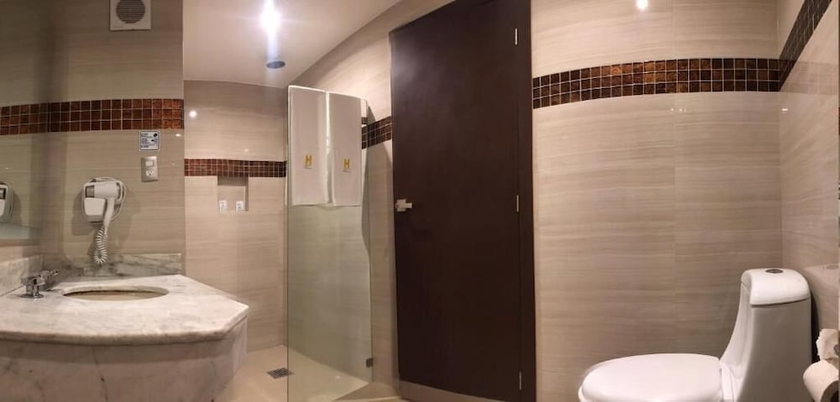 Imagen de la habitación del Hotel HOTEL CASA BLANCA INTERNACIONAL. Foto 11