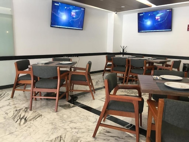 Imagen del bar/restaurante del Hotel HOTEL CASA BLANCA INTERNACIONAL. Foto 5