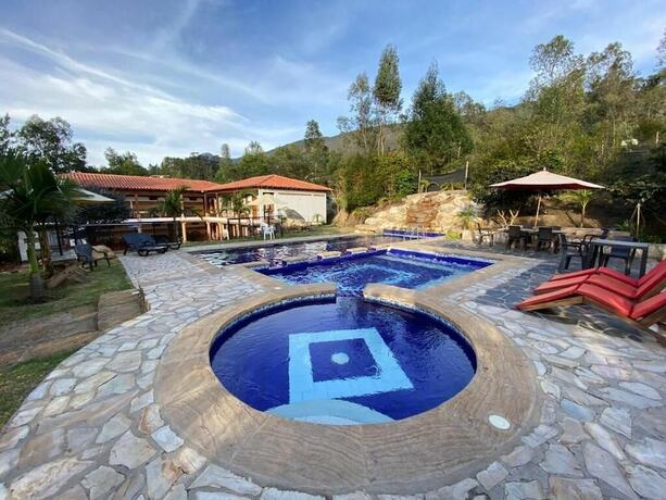 Imagen general del Hotel HOTEL CASA CANTABRIA CAMPESTRE. Foto 7