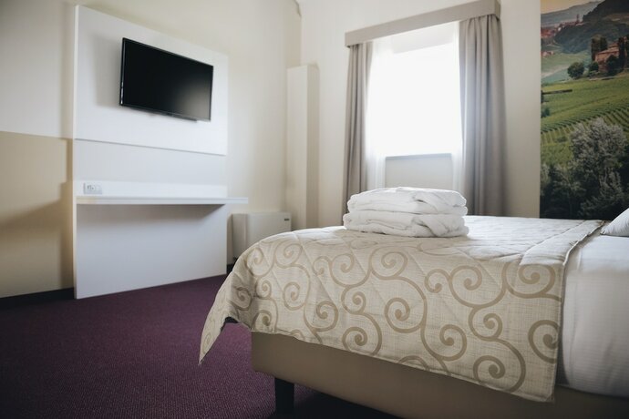 Imagen general del Hotel HOTEL CASCINA SPERANZA. Foto 9