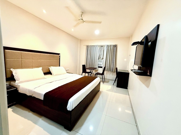 Imagen de la habitación del Hotel HOTEL CENTER POINT, Bhubaneshwar. Foto 3