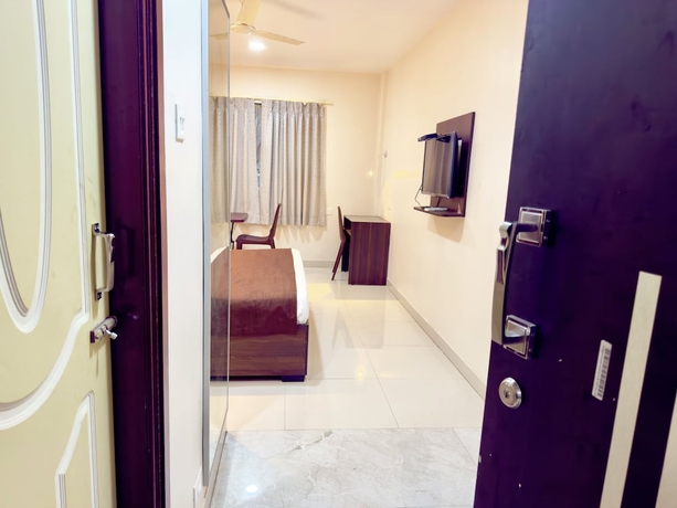 Imagen de la habitación del Hotel HOTEL CENTER POINT, Bhubaneshwar. Foto 4