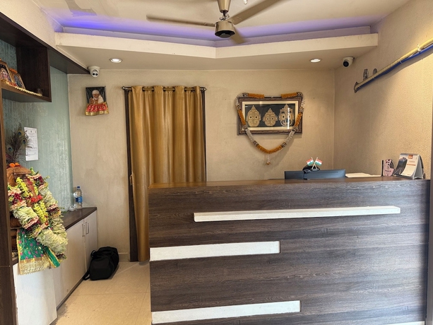 Imagen de los interiores del Hotel HOTEL CENTER POINT, Bhubaneshwar. Foto 11
