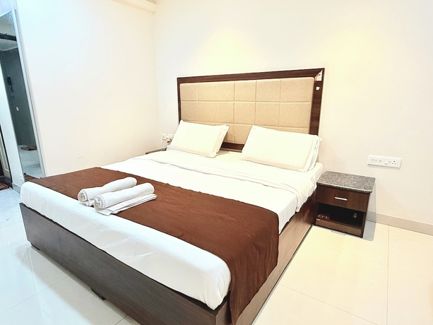 Imagen de la habitación del Hotel HOTEL CENTER POINT, Bhubaneshwar. Foto 6