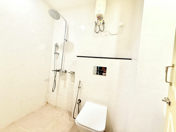 Imagen de la habitación del Hotel HOTEL CENTER POINT, Bhubaneshwar. Foto 9