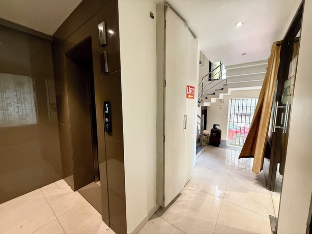 Imagen de los interiores del Hotel HOTEL CENTER POINT, Bhubaneshwar. Foto 12