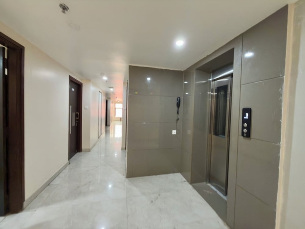 Imagen de los interiores del Hotel HOTEL CENTER POINT, Bhubaneshwar. Foto 14