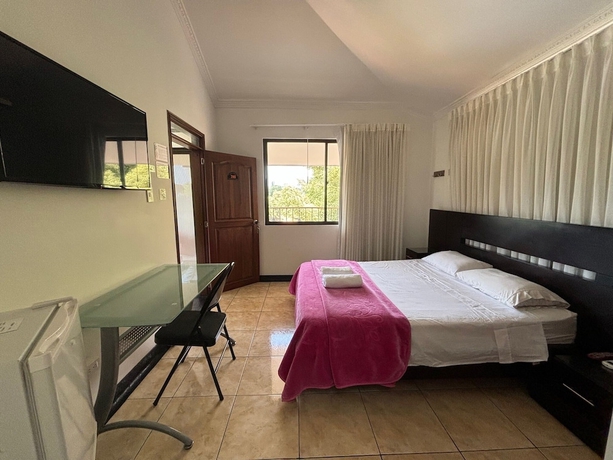 Imagen de la habitación del Hotel HOTEL CERRITOS PLAZA. Foto 10