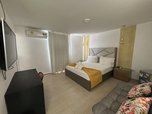 Imagen de la habitación del Hotel HOTEL CERRITOS PLAZA. Foto 13