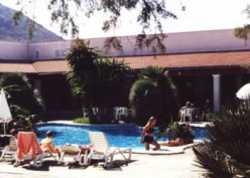 Imagen de la piscina del Hotel HOTEL CLUB SAN PEDRO. Foto 7