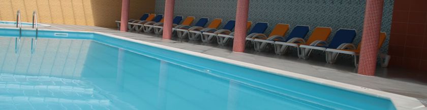 Imagen de la piscina del Hotel HOTEL COLMEIA MONTE REAL. Foto 15